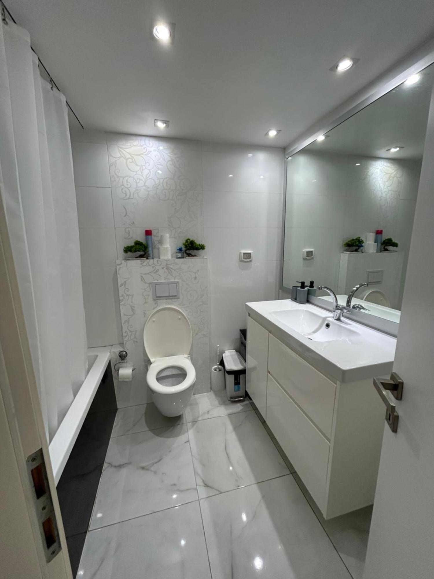 סוויטת אהבה מתוקה על הים-Sweet Love Suite On The Sea Bat Yam Exterior foto